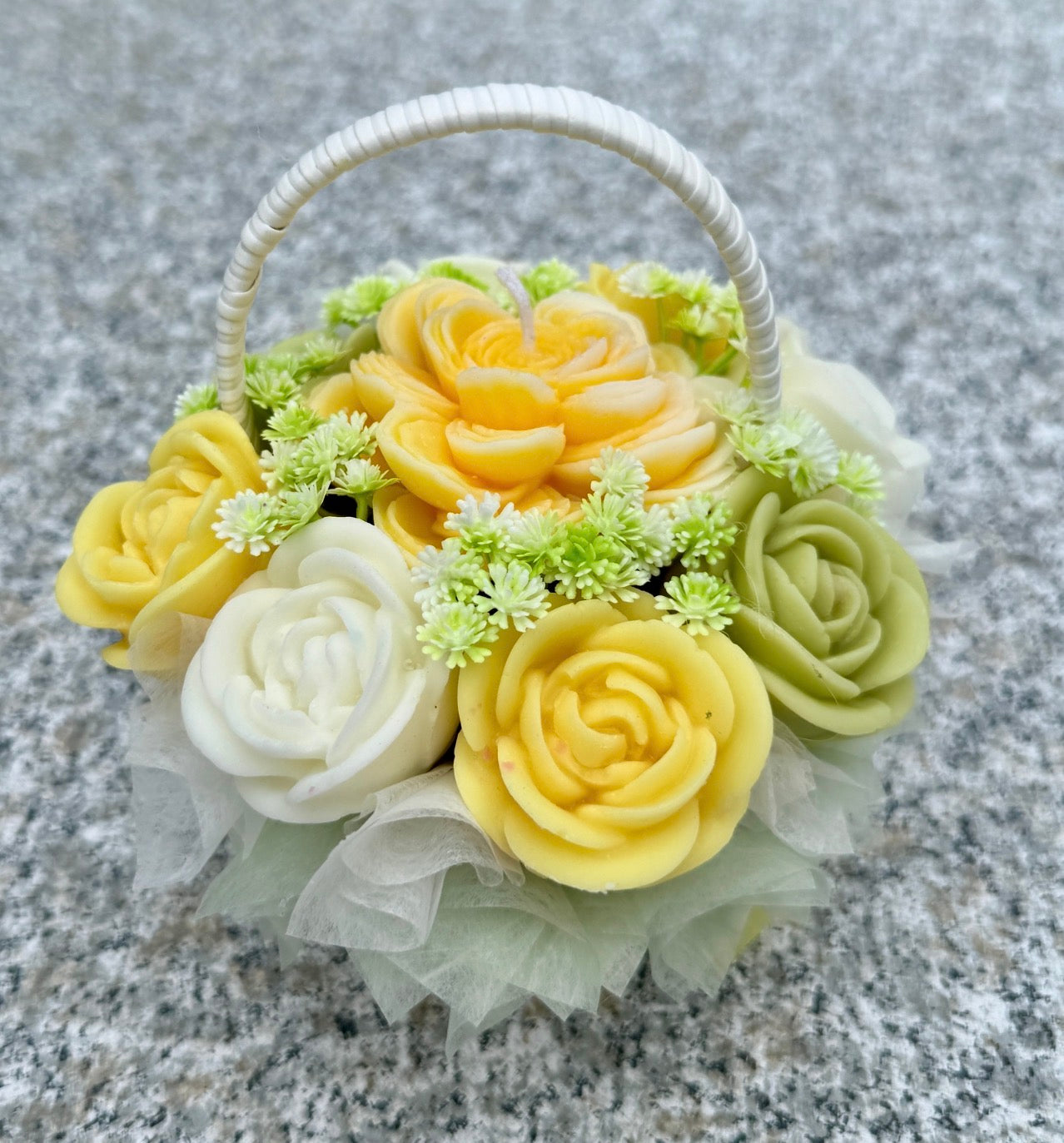 Small basket bouquet